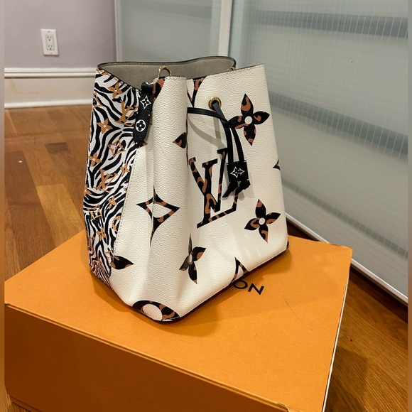 Louis Vuitton Monogram Giant Jungle Neonoe Bag New , without Tag - Picture 2 of 4